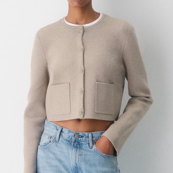 Aritzia Sweaters - Aritzia notable cardigan